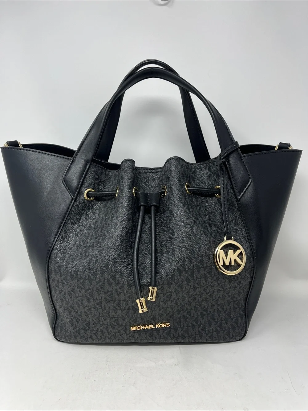 MICHAEL KORS PHOEBE LARGE TWO TONE BUCKET BAG GRAY AND BLACK GOLD NWOT